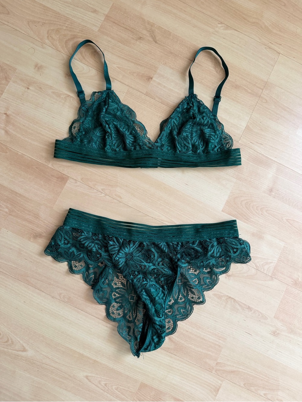 Green Lace Strappy Bralette Set